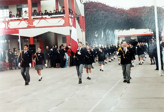 Colegio Peruano Chino Diez de Octubre - Vitrina de Fotos