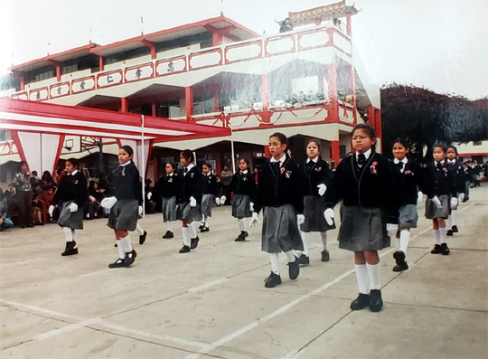 Colegio Peruano Chino Diez de Octubre - Vitrina de Fotos