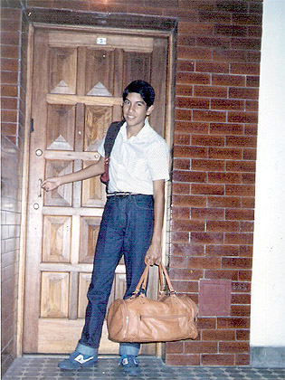 Erwin Zarria saliendo hacia el colegio